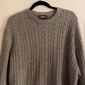 Neiman Marcus cashmere cable knit sweater